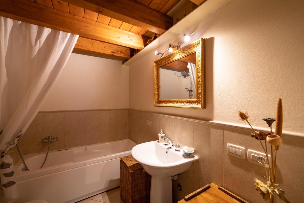 Romantic Lake View House سولتسانو المظهر الخارجي الصورة